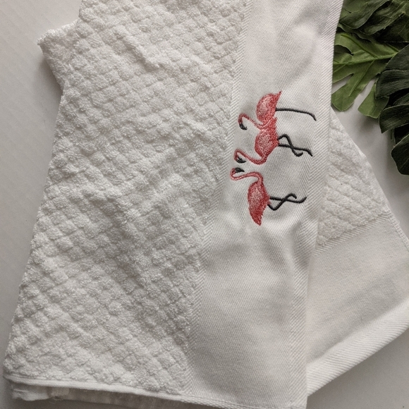 Flamingos 2 Hand Towels.. White Pink. - Picture 1 of 2
